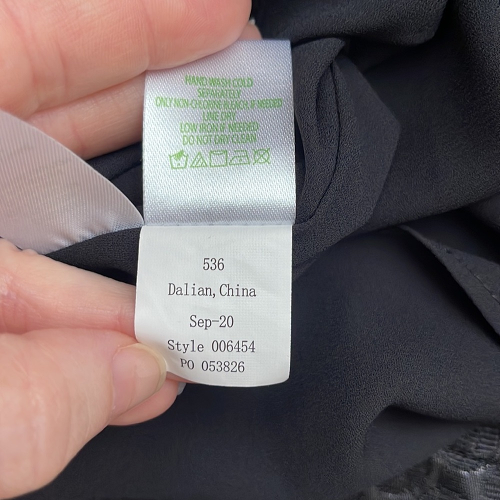 Woman’s Lilly Pulitzer black dress size 6 - Picture 9 of 9
